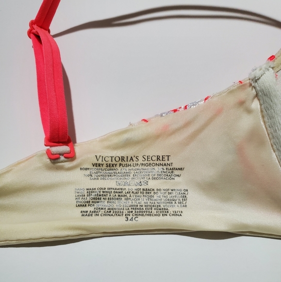 Victoria's Secret Very Sexy Push-Up Pigeonnant Bra Size 34C - Picture 5 of 6